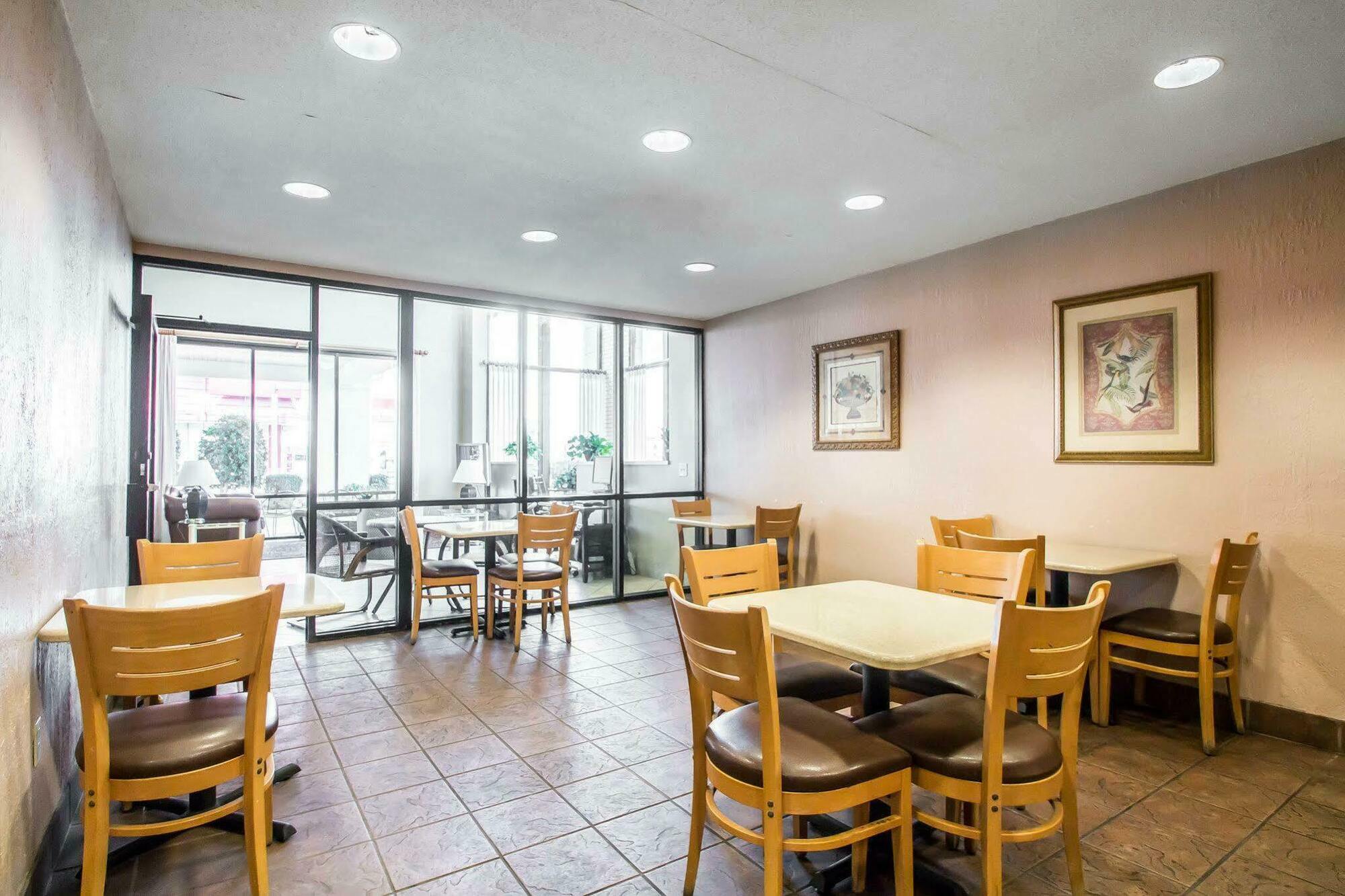 Econo Lodge Springfield I-44 Екстериор снимка